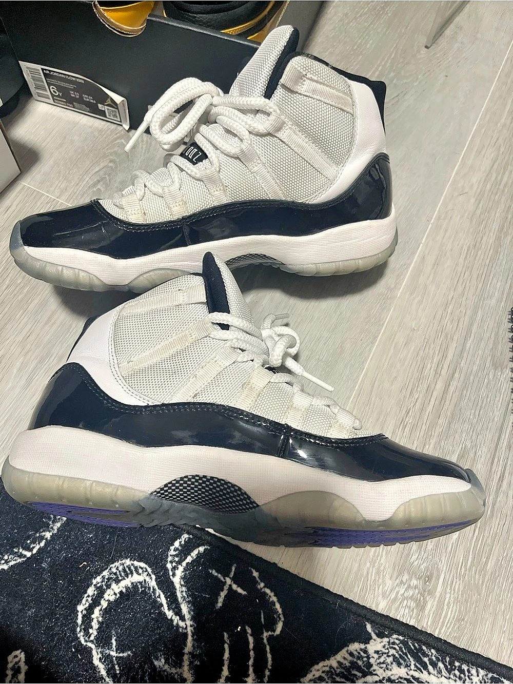 Jordan Air Jordan 11 Retro Concord High-Top Sneakers White & Black